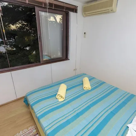 Apartman Aida *
